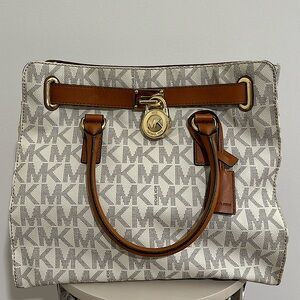 Michael Kors Shoulder Bag